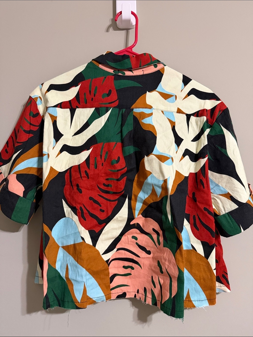 Shore brand tropical cropped button up top M - Picture 6 of 9